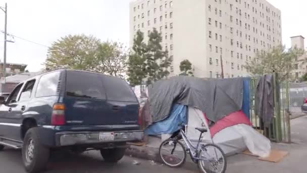 Los Angeles Usa Kwietnia 2021 Ulica Wyłożona Namiotami Bezdomnych Skid — Wideo stockowe