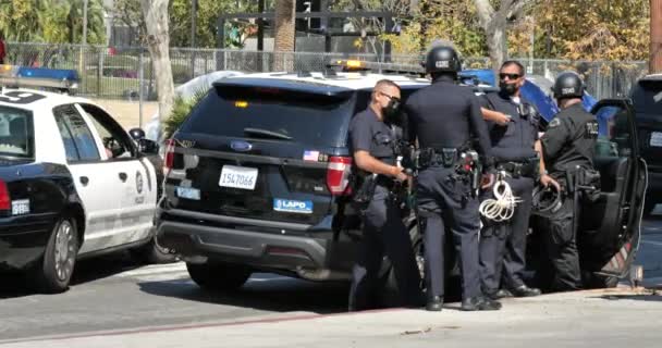 Los Angeles Eua Março 2021 Carros Policiais Prefeitura Para Controlar — Vídeo de Stock
