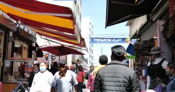 Los Angeles Mai 2021 Menschenmassen Mit Gesichtsmasken Strömen Die Santee — Stockvideo