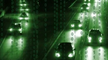 İkili bilgisayar kodu trafiği kaydırıyor geceleri otoyola döküyor, gözetleme ya da yapay zeka kavramı