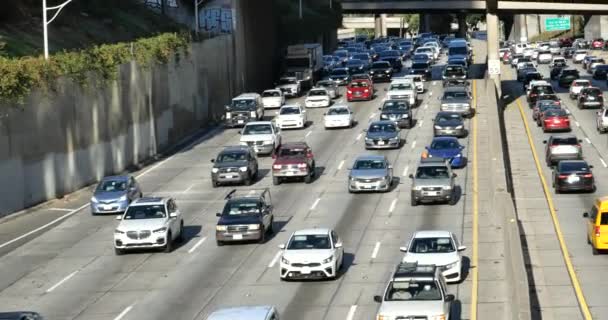 Sebuah Jalan Tol Sibuk Pusat Kota Los Angeles Bawah Jalan — Stok Video