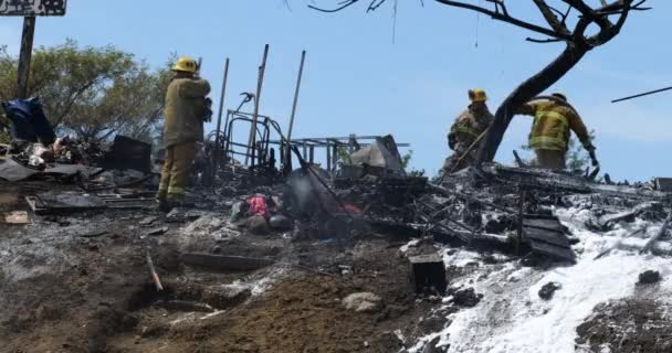 Los Angeles Usa Marzo 2021 Bomberos Extinguiendo Incendio Campamento Para — Vídeos de Stock