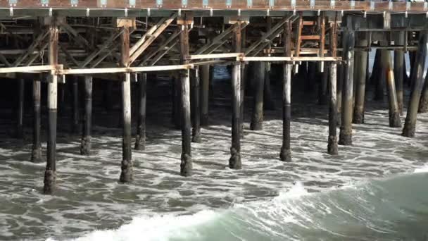 Waves Smashing Wooden Supports Large Pier — Stock Video