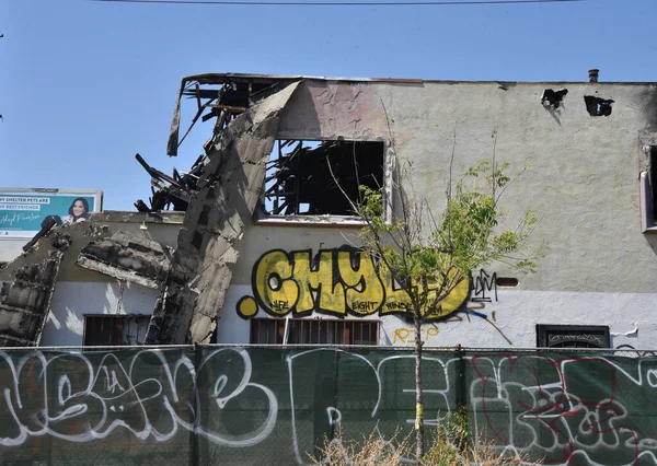 Los Angeles Usa May 2020 Burned Building Falling Apart — Stock Photo, Image