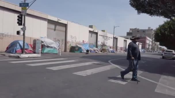 Los Angeles Verenigde Staten April 2021 Een Daklozenmatras Het Midden — Stockvideo