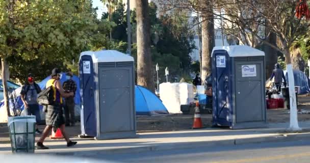 Los Angeles Usa Gennaio 2021 Outhouses Accampamento Senzatetto Macarthur Park — Video Stock
