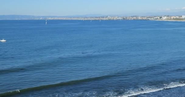 Waves Rolling Shore Beautiful Crescent Shaped Bay Malaga Cove Southern — Stock Video