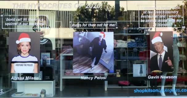 Los Angeles Usa Dezember 2020 Schaufenster Kitsons Store Mit Plakaten — Stockvideo