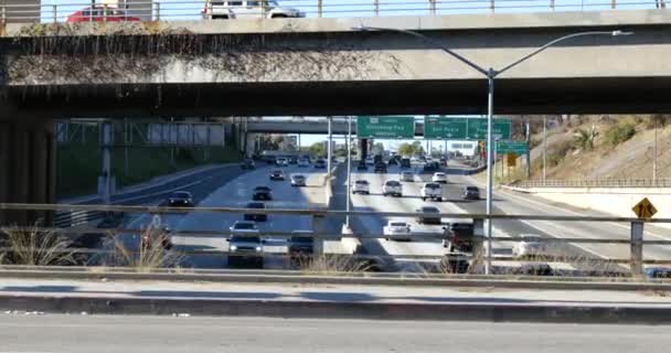 ロサンゼルスの忙しい高速道路のユニークな景色カリフォルニア — ストック動画