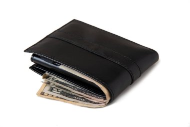 İçinde para olan katlanmış deri bir cüzdan.