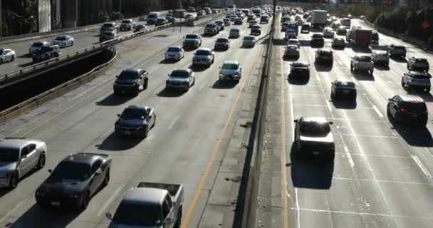 Pan Över Centrum Los Angeles Motorväg Till Ramp Rusningstid Trafik — Stockvideo