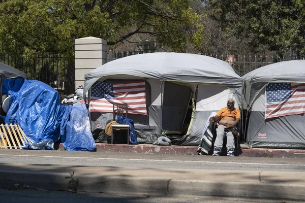 Los Angeles Usa Julyl 2021 Veterán Bez Domova Který Sedí — Stock fotografie