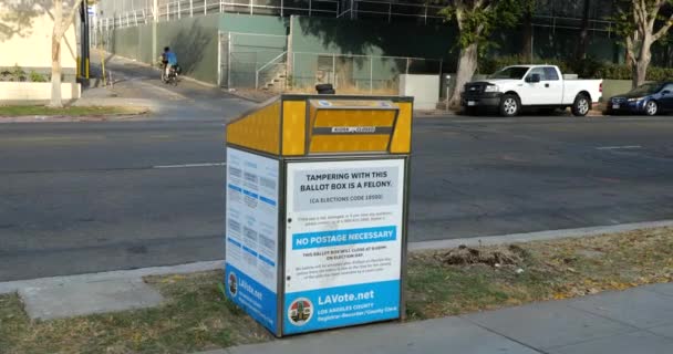 Los Angeles Usa December 2020 Man Wearing Face Mask Shield — 비디오