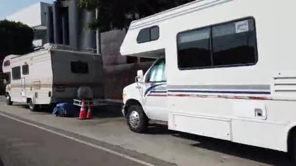 Venedig Usa Juli 2021 Ein Wohnmobil Lager Von Obdachlosen Surft — Stockvideo