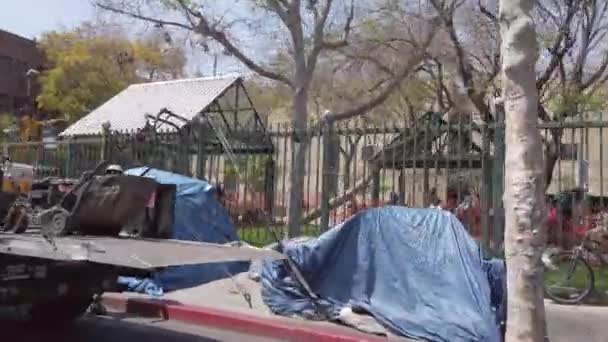 Los Angeles Usa April 2021 Homeless Encampment Rescue Mission Skid — Stock Video