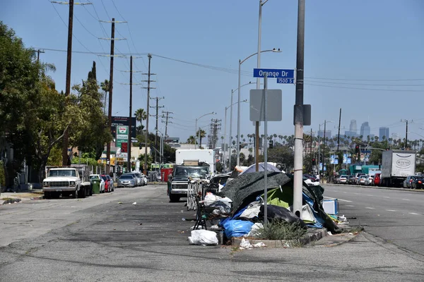 Los Angeles Usa June 2021 Homeless Encampment Traffic Island Venice — Stock Photo, Image