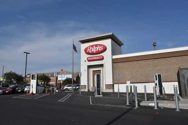 Los Angeles Usa Julio 2021 Estaciones Carga Vehículos Eléctricos Estacionamiento — Foto de Stock