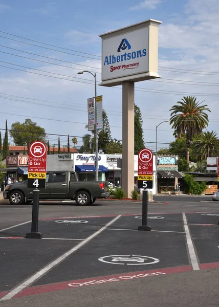 Los Angeles Usa Agosto 2021 Plazas Estacionamiento Reservadas Para Entrega — Foto de Stock