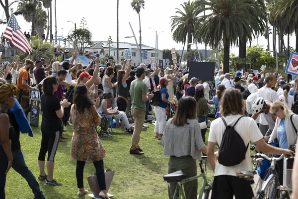 모니카 Usa 모니카에서 로스앤젤레스 집회에서 계획된 여권에 반대하는 시위대 — 스톡 사진