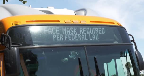 Los Angeles Usa Julio 2021 Metro Bus City Face Mask — Vídeo de stock