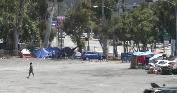 Лос Анджелес Каліфорнія Сша Червня 2021 Року Безпритульний Який Прогулюється — стокове відео