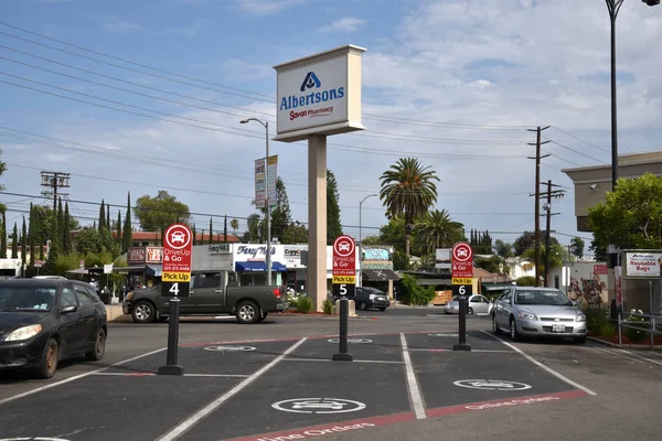 Los Angeles Usa Agosto 2021 Plazas Estacionamiento Reservadas Para Entrega — Foto de Stock