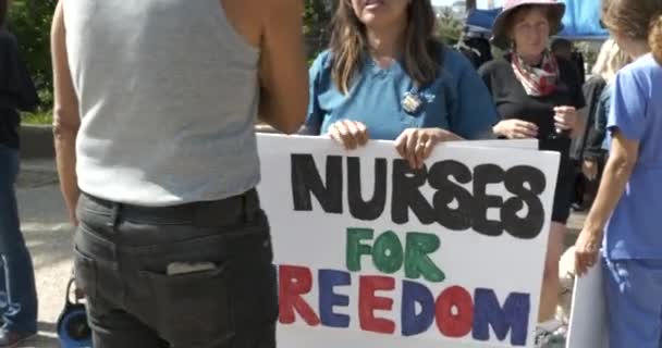 Santa Monica Usa August 2021 Nurses Protest Vaccine Mandates Passports — Stock Video