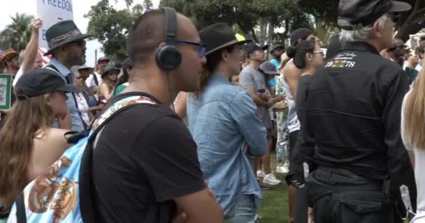 Santa Monica Usa Sierpnia 2021 Tłumy Ludzi Zbierają Się Aby — Wideo stockowe