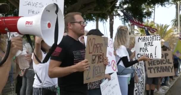 Santa Monica Usa 2021 Augusztus Tiltakozók Utcája Kaliforniai Oltóanyag Mandátumokkal — Stock videók