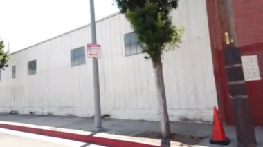 Şehirdeki bir sanayi bölgesinde ikinci tur sürüş.