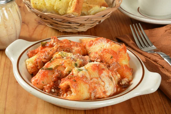 Gevulde pasta schelpen — Stockfoto