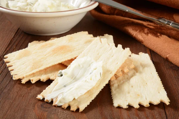 Galletas de pan plano y queso — Foto de Stock