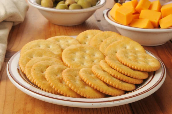 Bolachas e queijo — Fotografia de Stock