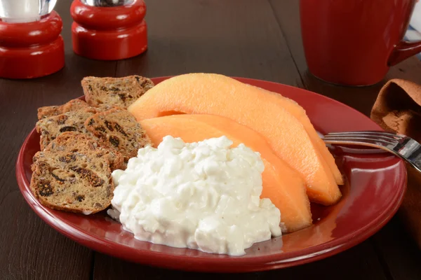 Kantaloupe und Hüttenkäse — Stockfoto