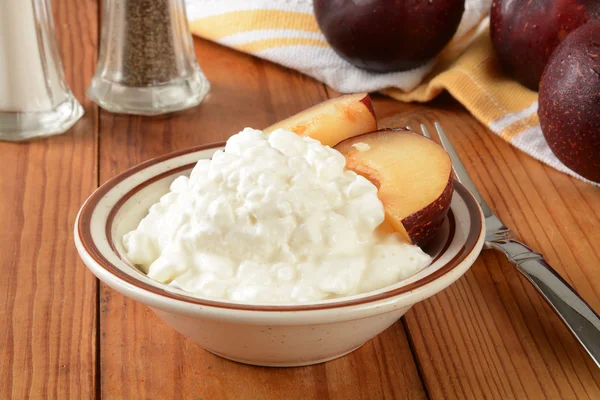 Cottage cheese and plums — Stok Foto