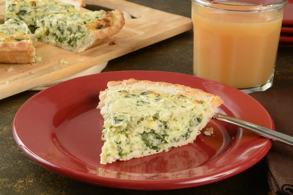 Quiche and pear juice — Stock Photo, Image