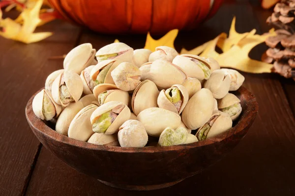 Kom met pistachenoten — Stockfoto