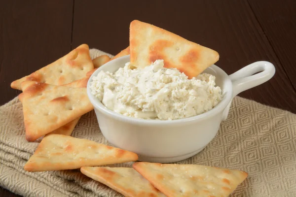 Pita chips and dip — Stock Photo, Image