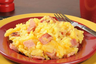 jambon ve tamamen kızarmış patates