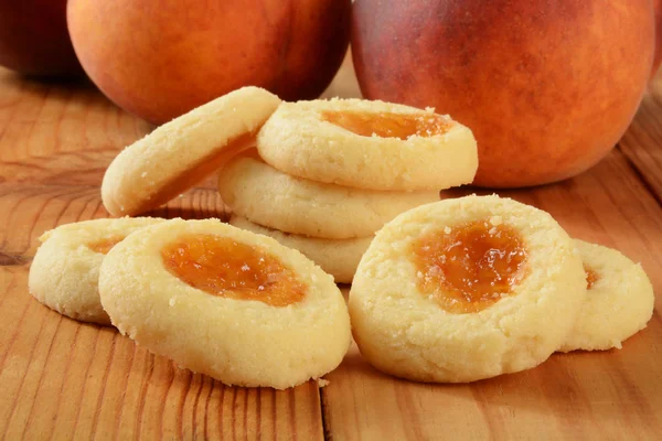 Shortbread cookies with peach filling
