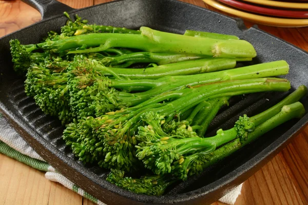 Gegrillter Brokkoli — Stockfoto