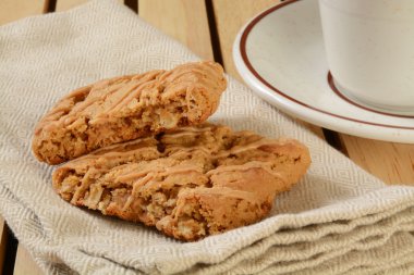 Fıstık ezmesi ve yulaf ezmesi barlar