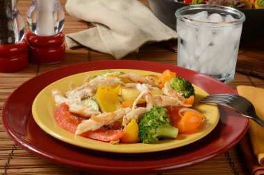 Fry tavuk ile karıştırın