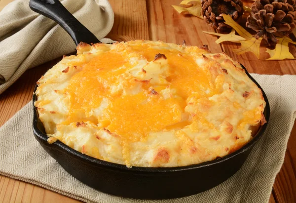 Shepherd's pie i en stekpanna — Stockfoto