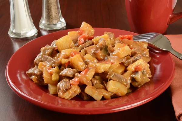 Biefstuk en aardappelen casserole — Stockfoto