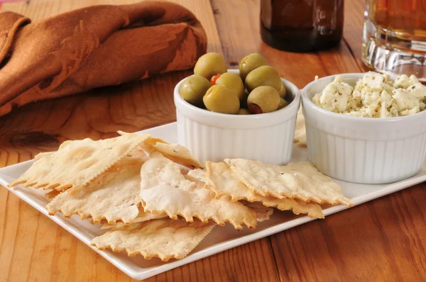 Gourmet crackers and cheese — Stock Photo, Image