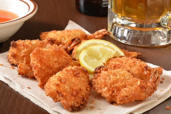 Coconut shrimp and beer — Stock Photo, Image