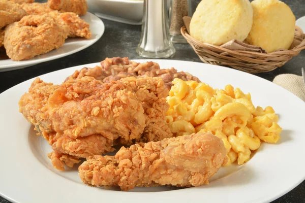 Fried chicken with macaroni — Stock Photo, Image