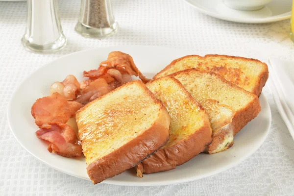 French Toast mit Speck — Stockfoto