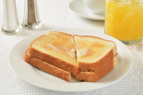 Heißer Toast mit Butter — Stockfoto